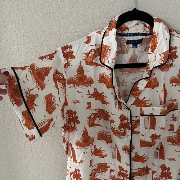 Katie Kime Texas Pajama Set with Travel Bag - Picture 4 of 10